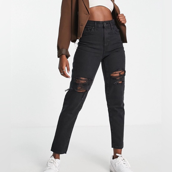 NWT Levi’s High Waisted Mom Jean - Picture 8 of 12